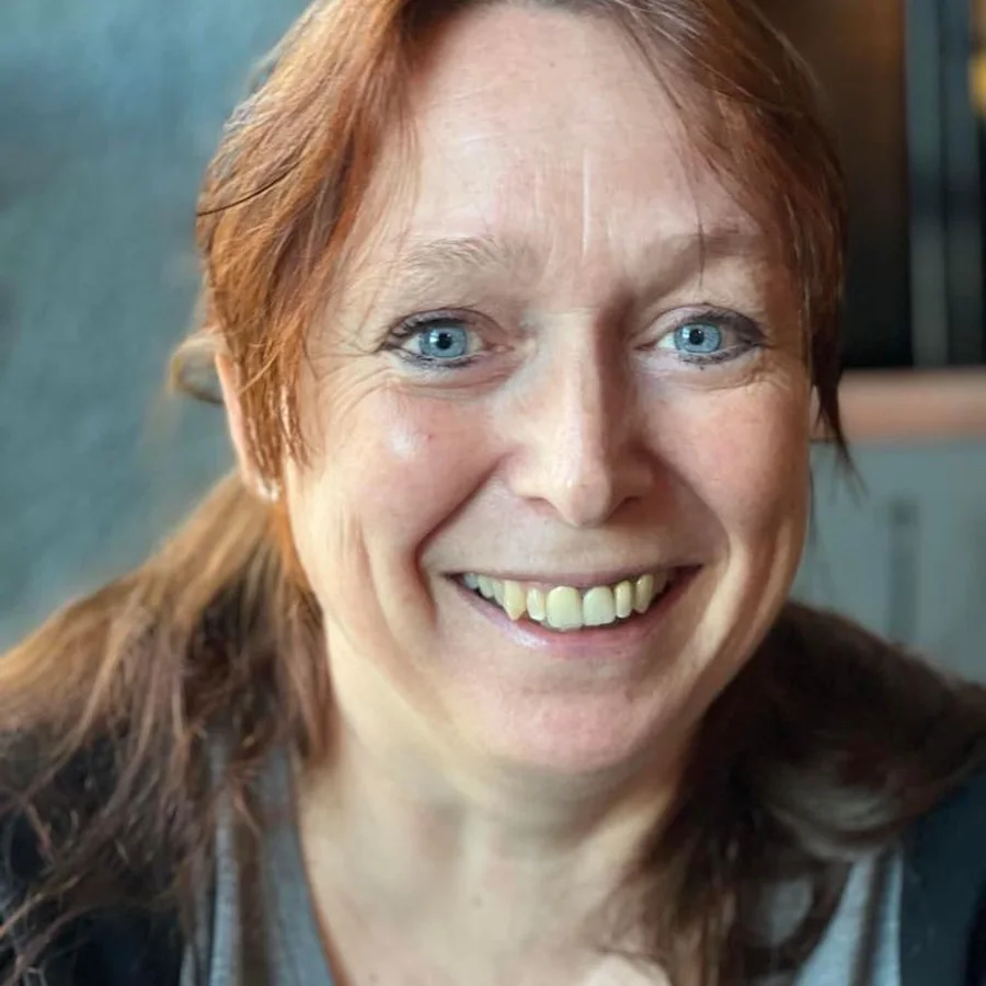 Katja fra SuperSkole smiler